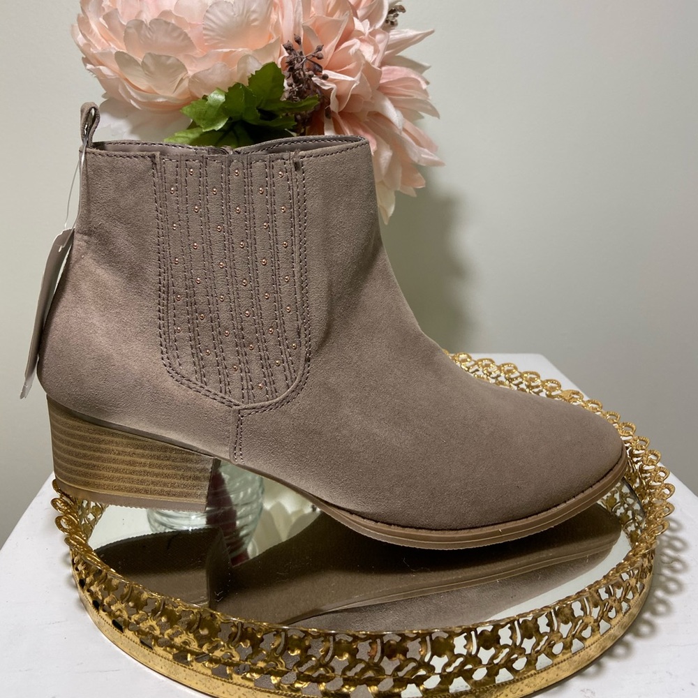 NWT! LC Lauren Conrad Blingy Heeled Booties